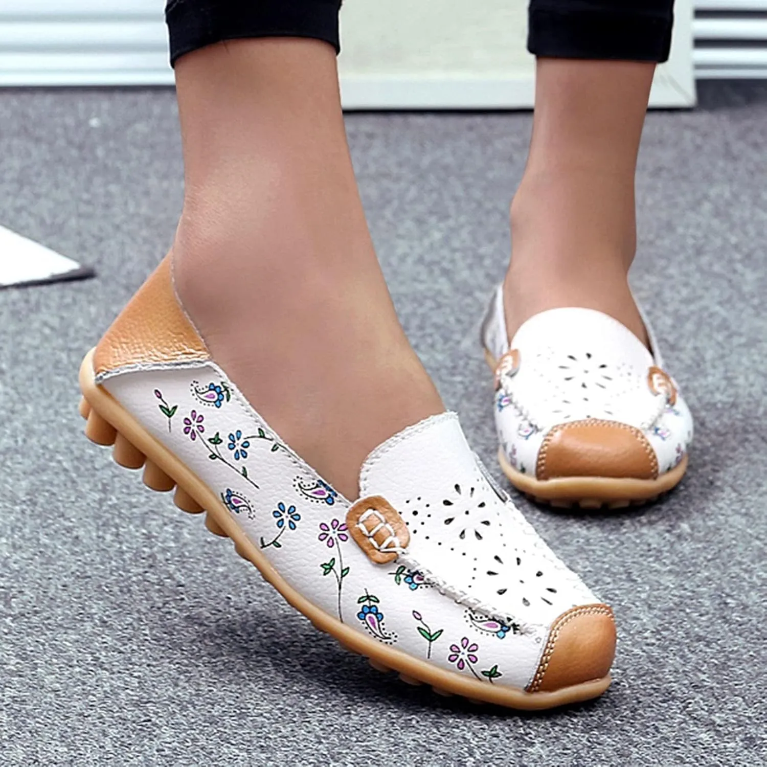 2025 Women Closed Toe Shoes Fashion Beautiful Cute Flower Soft Sole Walking Footwear Comfortable Breathable Flat Casual Shoe Summer Outdoor Party Dance Non-Slip Slip-On Leather Slippers