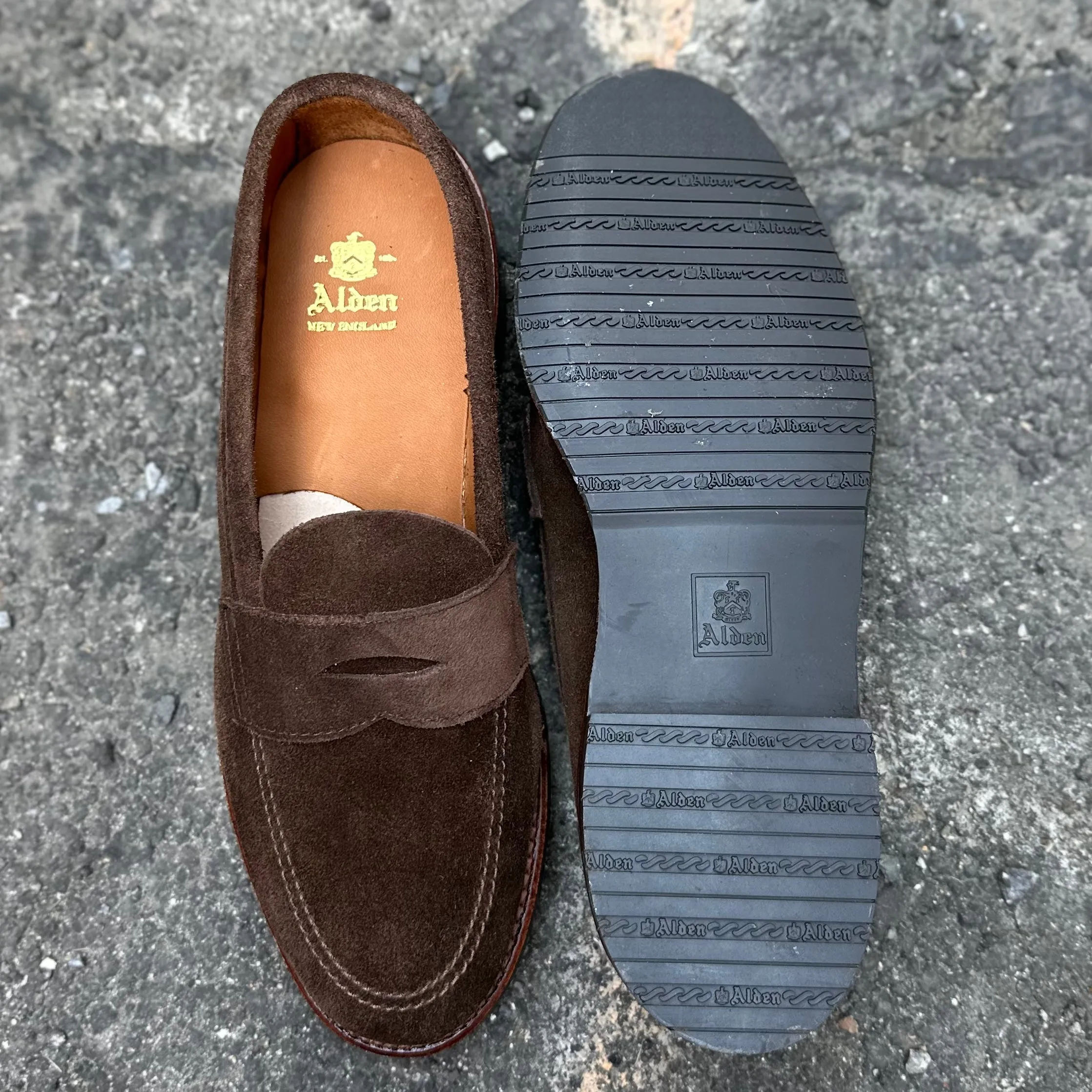 6224L - Unlined Penny Mocc in Brown Suede