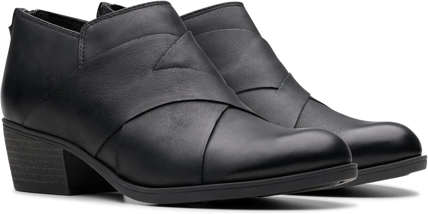 Clarks Women's Charlten Gema Pump