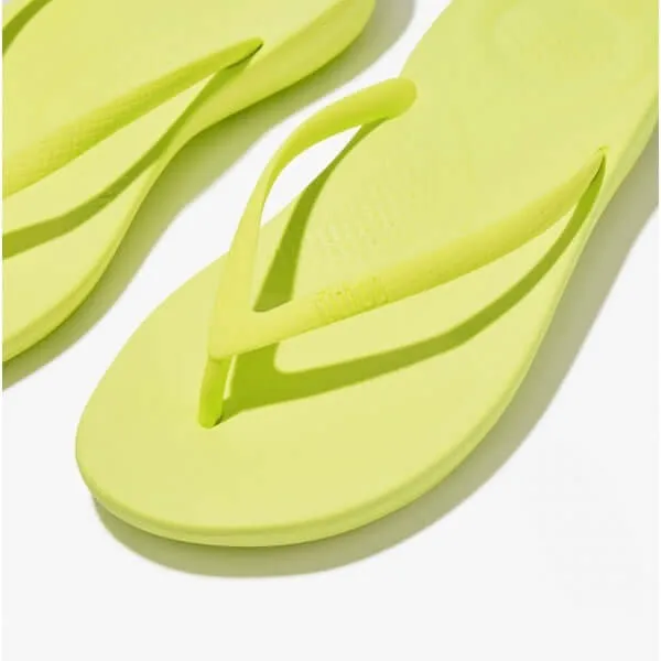 FitFlop iQUSHION ERGONOMIC Womens Flip-Flops Electric Yellow