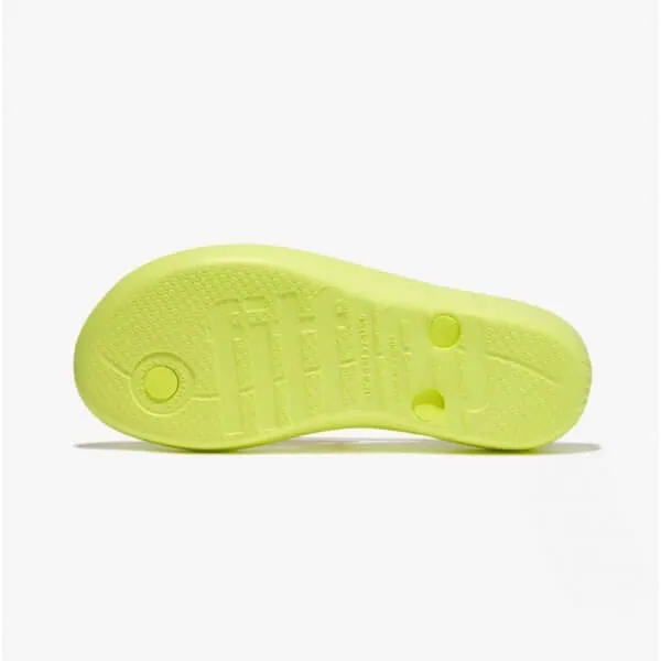 FitFlop iQUSHION ERGONOMIC Womens Flip-Flops Electric Yellow