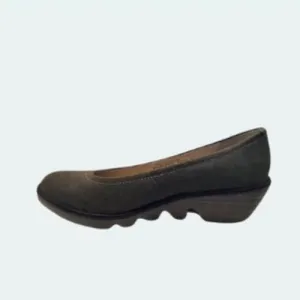 FLY PUMP GREY BLACK