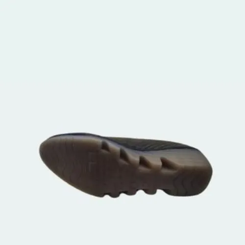 FLY PUMP GREY BLACK