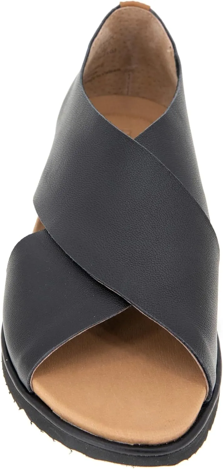 Gentle Souls by Kenneth Cole Women's Leslie Sandal
