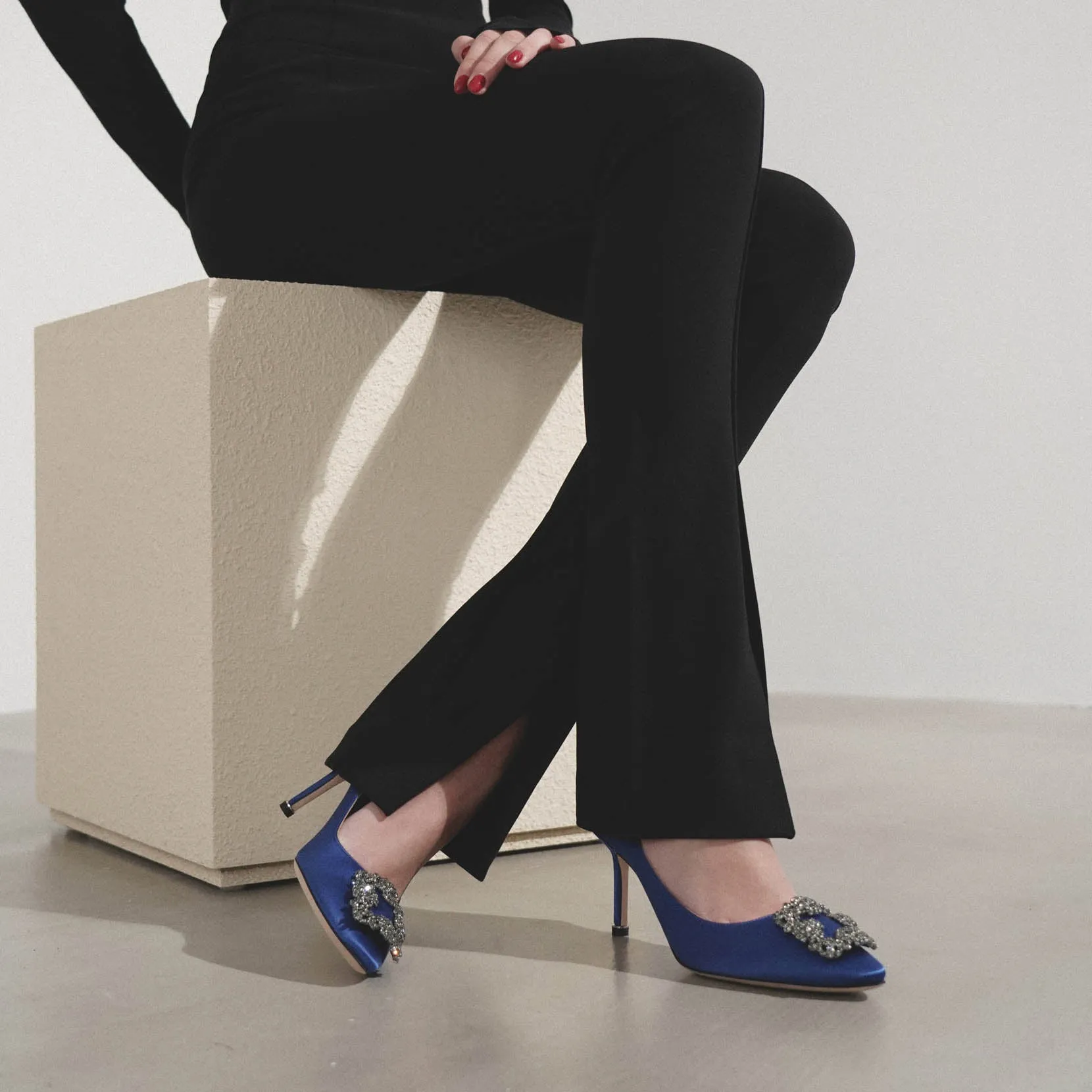 Hangisi 70 Royal blue satin pumps