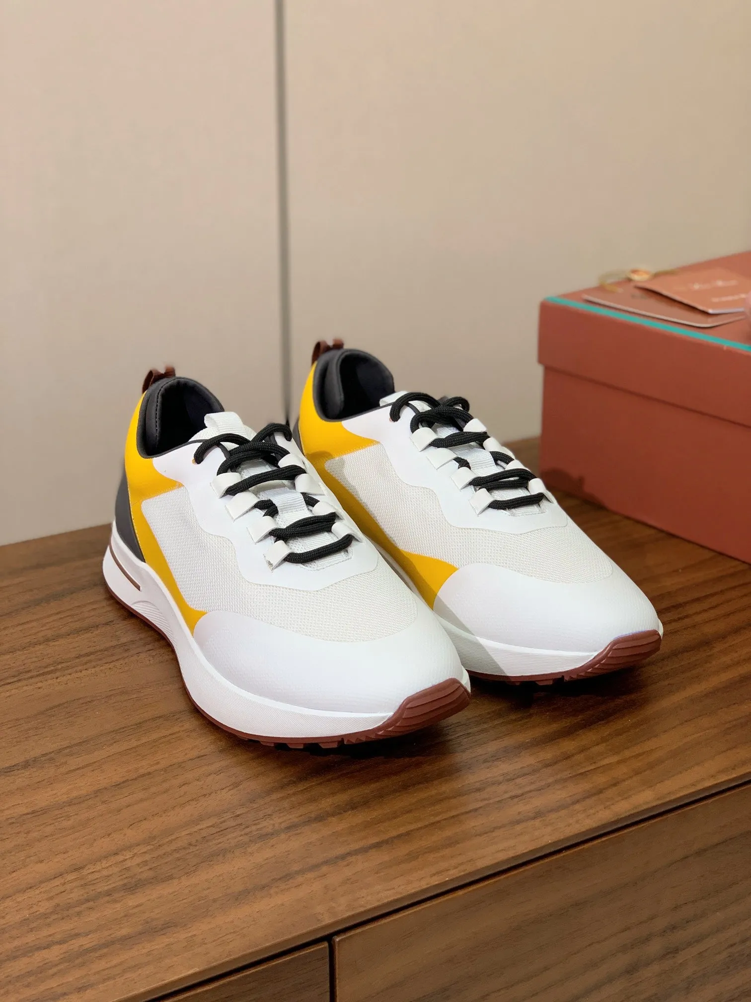 LP Week-End Walk Sneaker In White Mix Black Yellow Mesh Fabric 984413