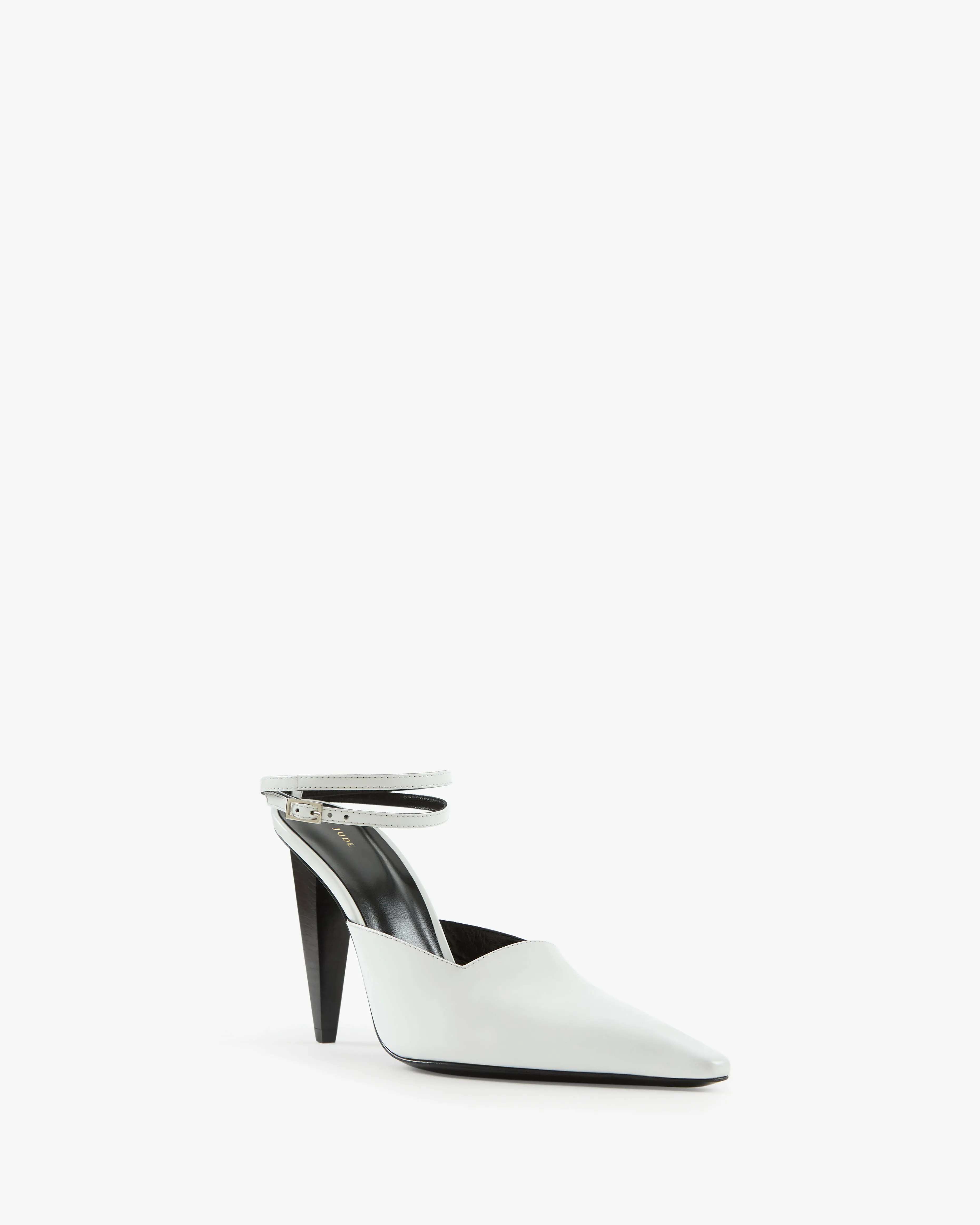 Sky Pump in White Brushed Leather