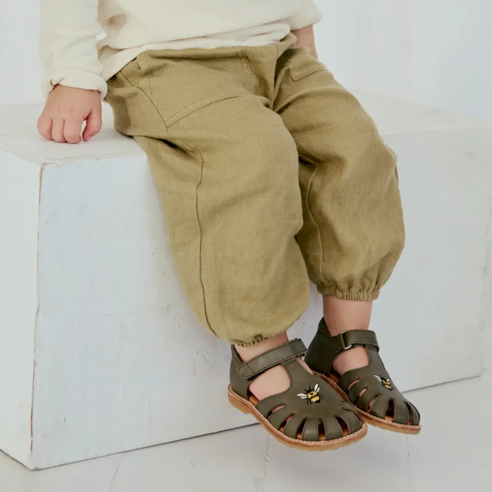 Starter sandal with bee embroidery