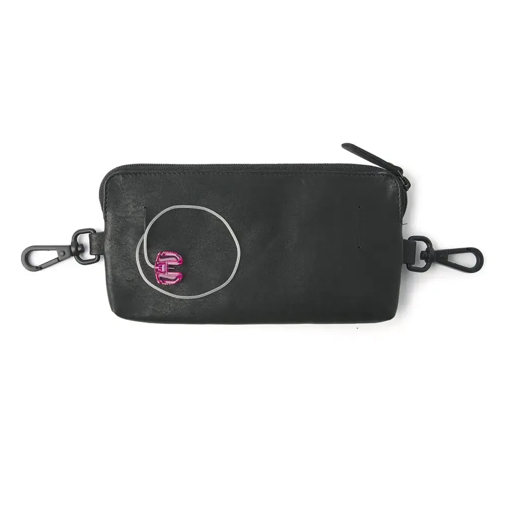 Stylish Leather Bag: Convenient Waist Pack for Insulin Pump and Essentials