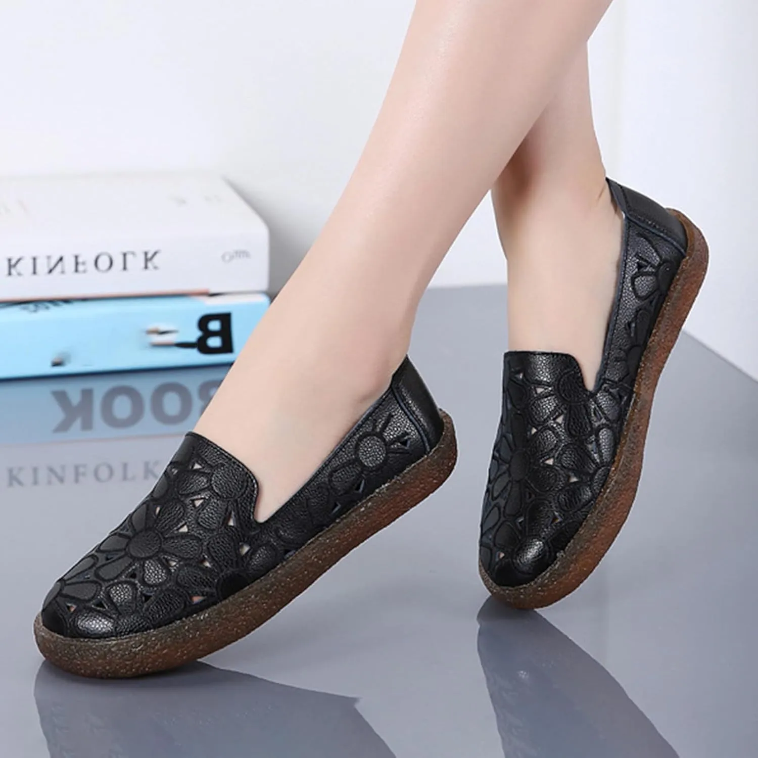 Women's Slip On Casual Leather Shoes,Trendy Embroidery Comfort Non-Slip Oxford Softsole Flat Walking Nursing Loafers